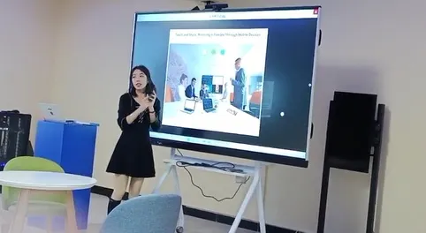 High Resolution 4K Interactive Flat Panel Digital Writing Office Supply LCD Whiteboard Touch Screen Smart Board for Teaching and Meeting 
